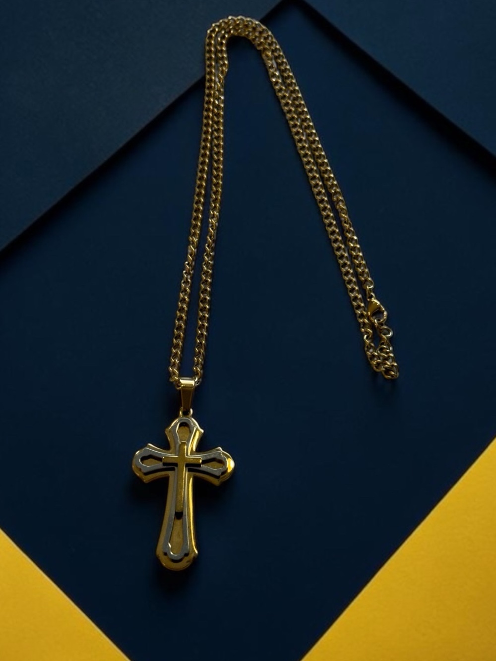 🫶🏻 Gold Cross Pendant Necklace - Men's Accessory